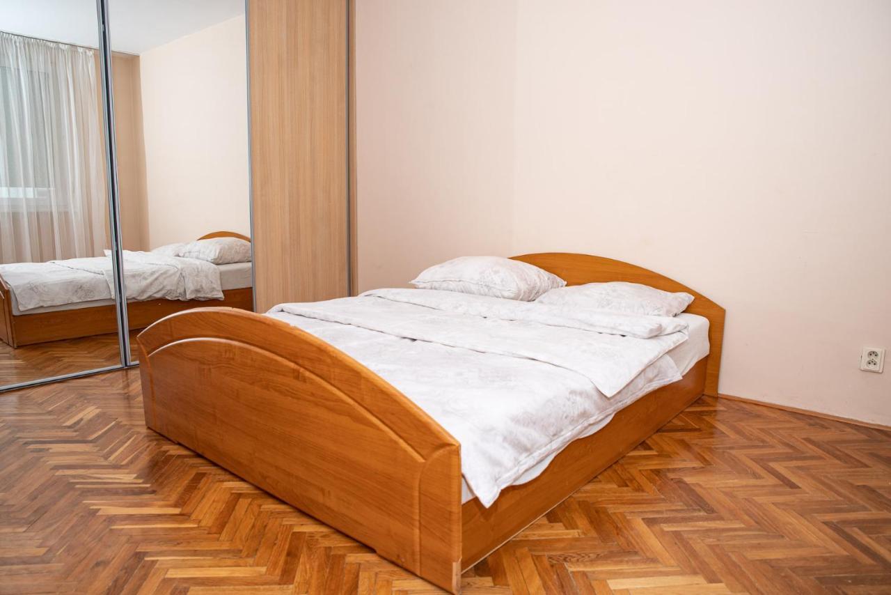 Lovely One Bedroom Apartment Nove Zamky Exterior photo