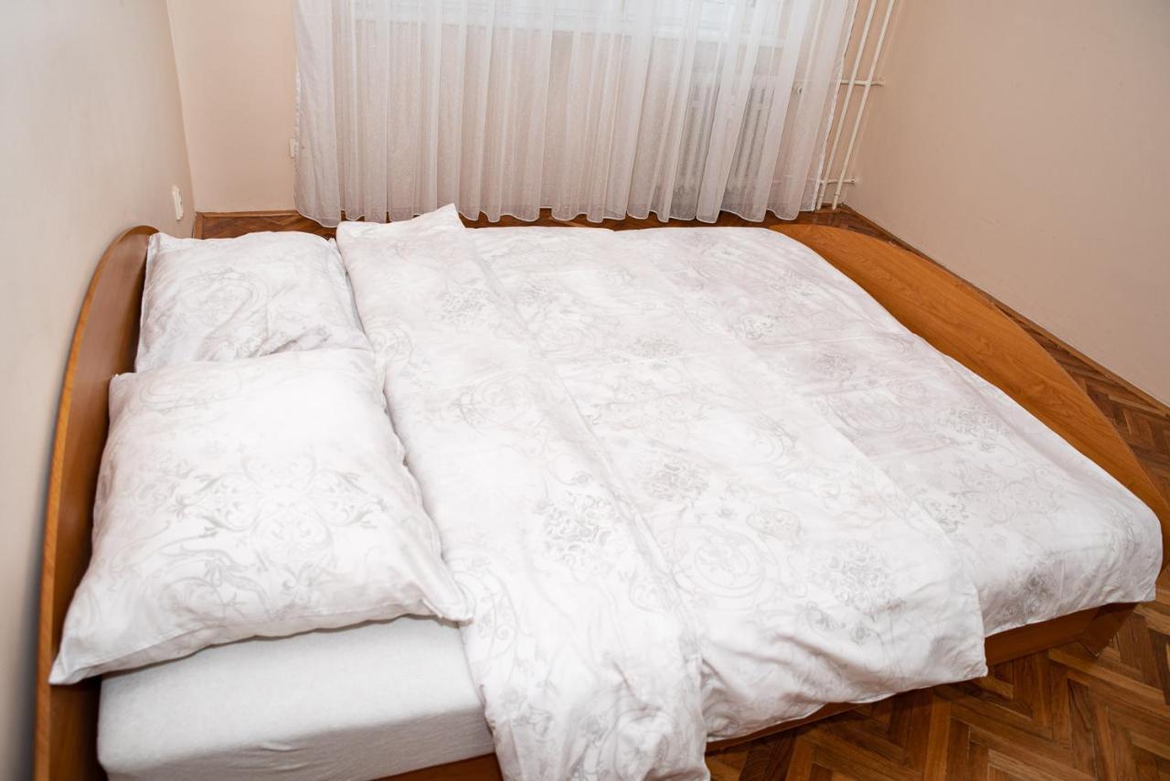 Lovely One Bedroom Apartment Nove Zamky Exterior photo
